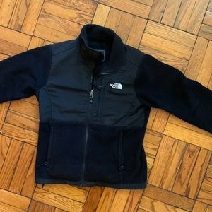 The North Face Denali Jacket. Women’s Full Zip fleece.